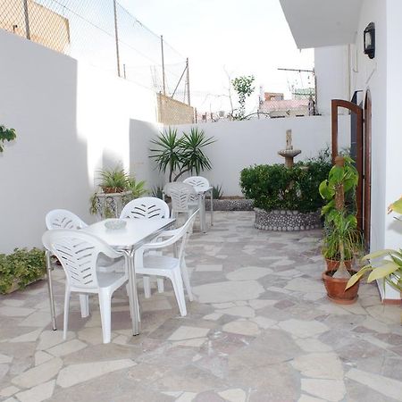 Hostal Montana San Antonio  Bagian luar foto