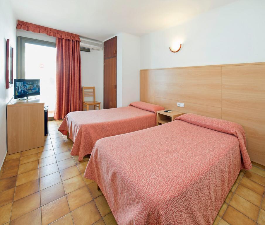 Hostal Montana San Antonio  Bagian luar foto